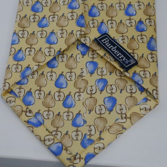 Vintage Burberry Pear Apple Silk Tie Yellow Made In USA 61 x 3.75 inches - Picture 2 of 7